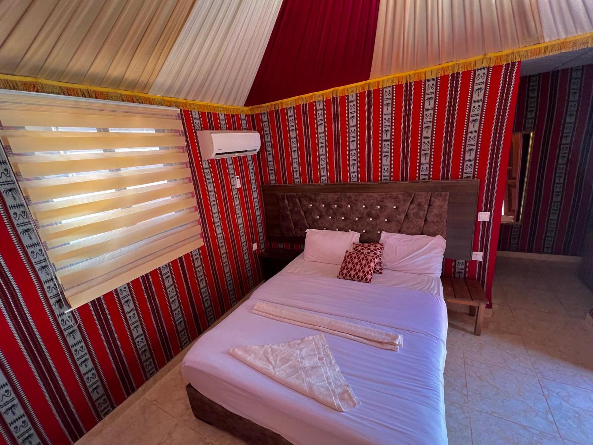 Angelina Wadi Rum Camp ภายนอก รูปภาพ