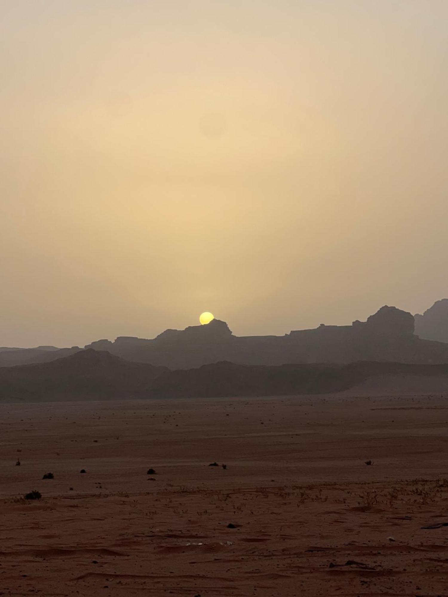 Angelina Wadi Rum Camp ภายนอก รูปภาพ