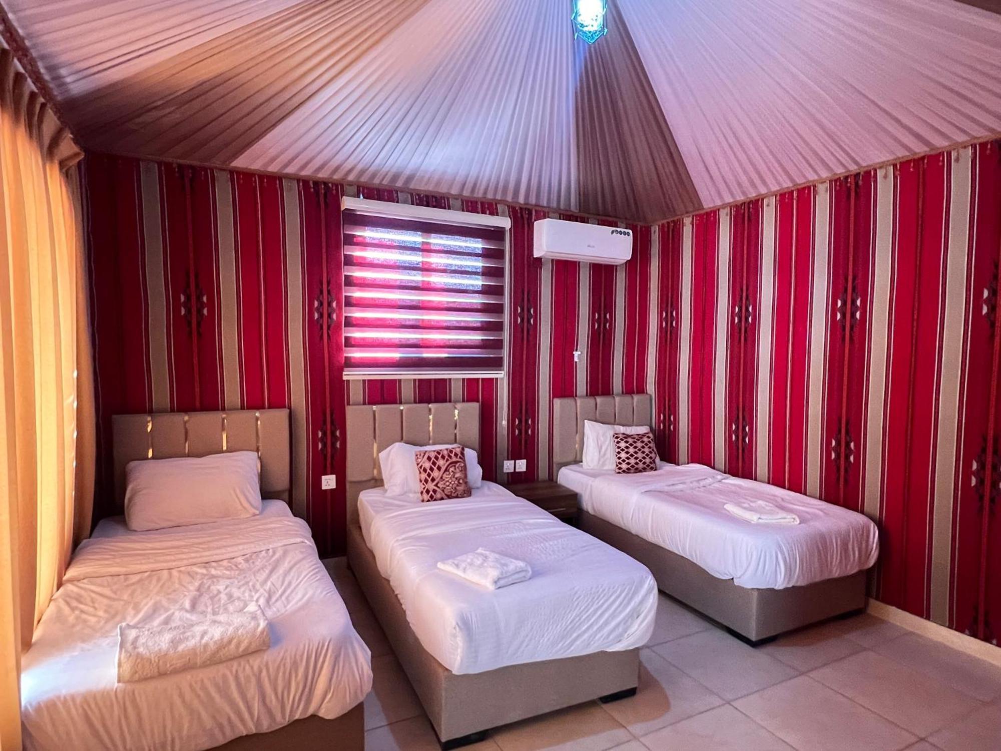 Angelina Wadi Rum Camp ภายนอก รูปภาพ