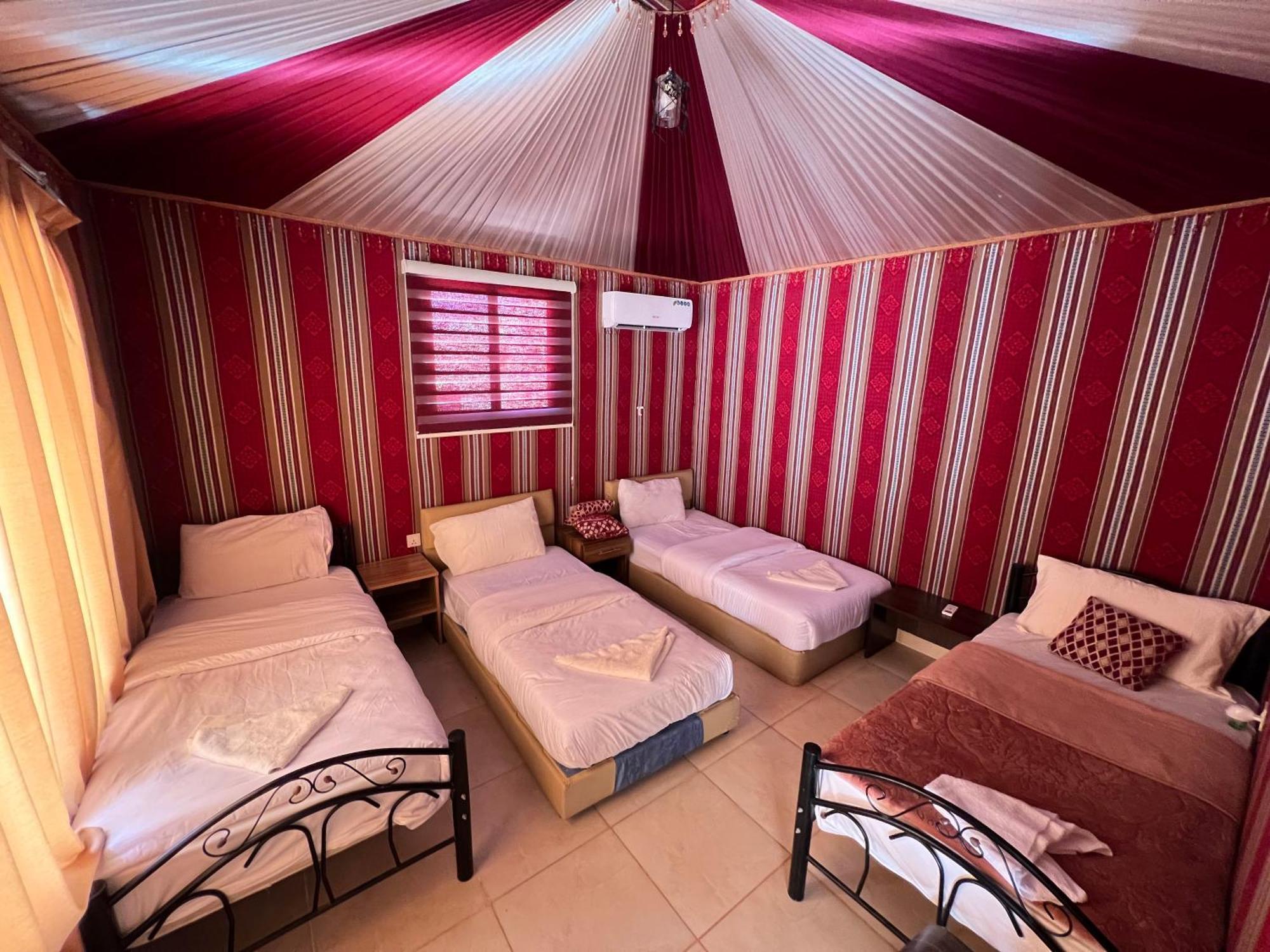 Angelina Wadi Rum Camp ภายนอก รูปภาพ