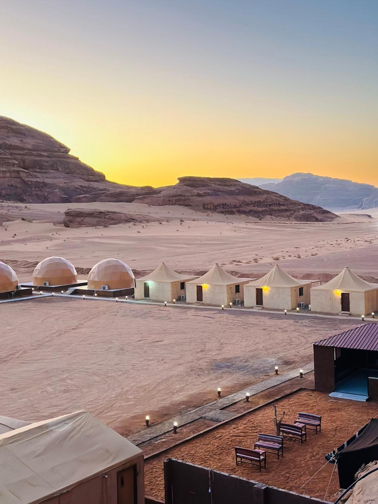 Angelina Wadi Rum Camp ภายนอก รูปภาพ